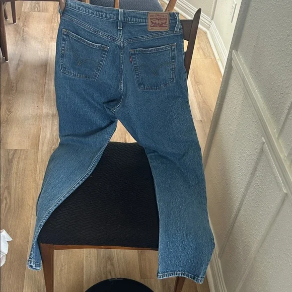 Levi's Classic Blue Straight Leg Jeans - Picture 2 of 7